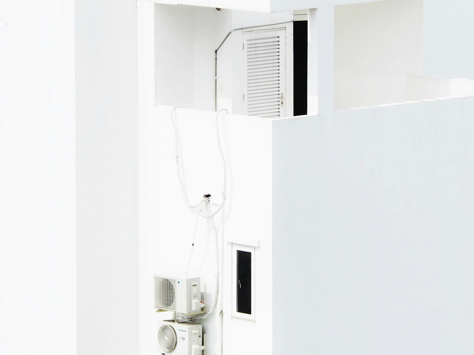 Duvara monte split klima iç ünitesi — Konak Klima Servisi air conditioning service